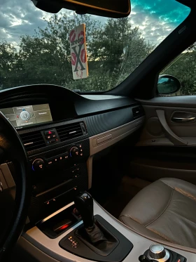 BMW 320 D Нави Кожа Шибедах Черен Таван Подгреви, снимка 7