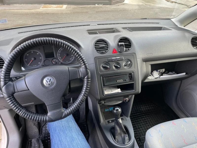 VW Caddy, снимка 9 - Автомобили и джипове - 47969312