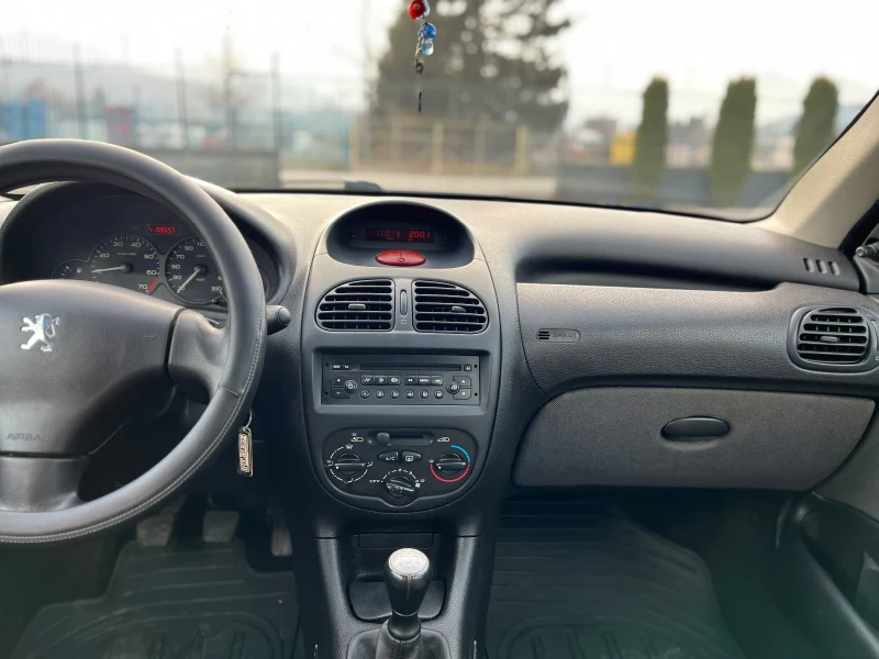 Peugeot 206 1.4 бензин Първи собственик, снимка 10 - Автомобили и джипове - 48247982