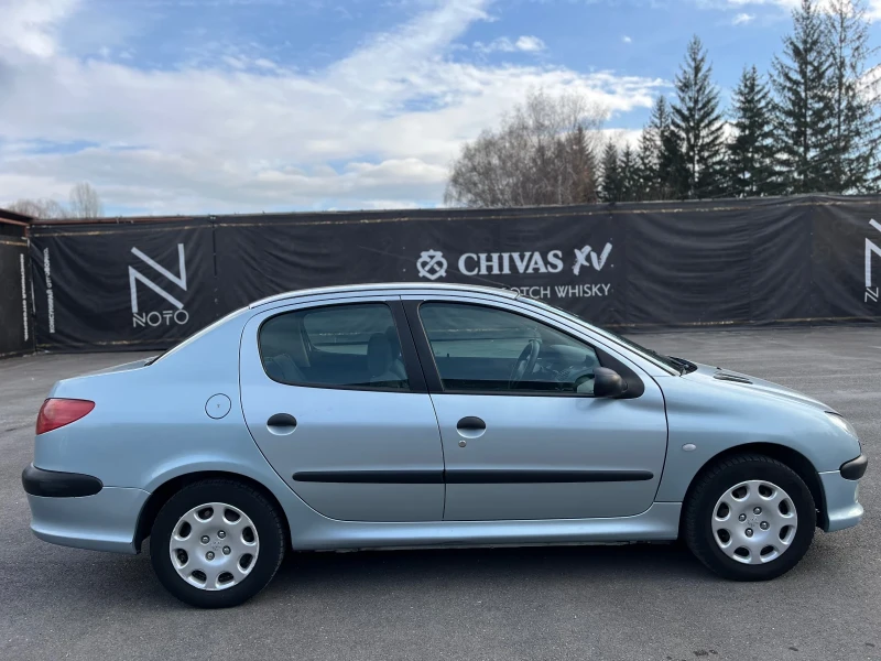 Peugeot 206 1.4 бензин Първи собственик, снимка 6 - Автомобили и джипове - 49537534