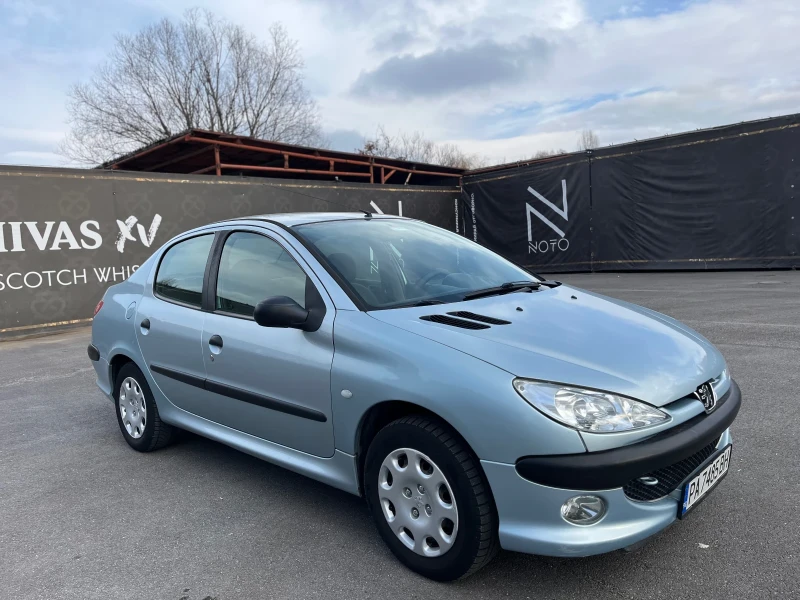 Peugeot 206 1.4 бензин Първи собственик, снимка 7 - Автомобили и джипове - 48247982