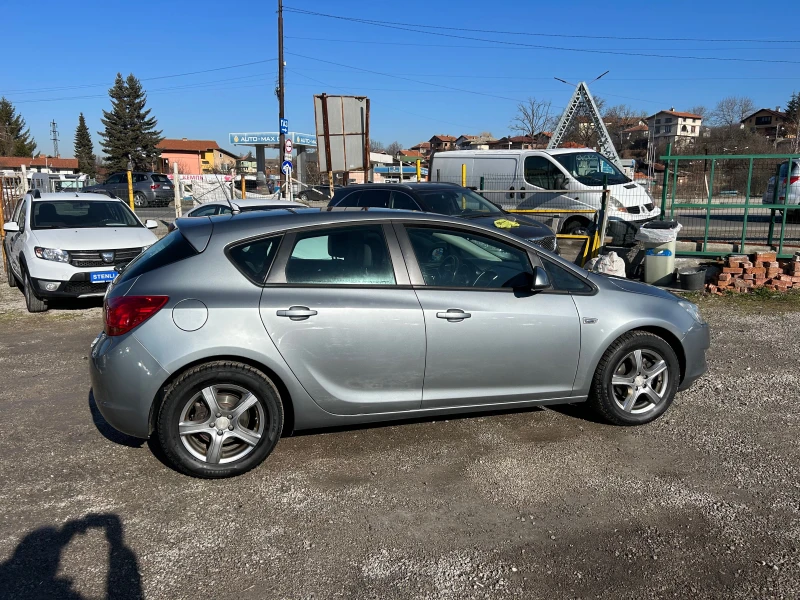 Opel Astra 1.6I 16V EURO5A, снимка 7 - Автомобили и джипове - 49368727