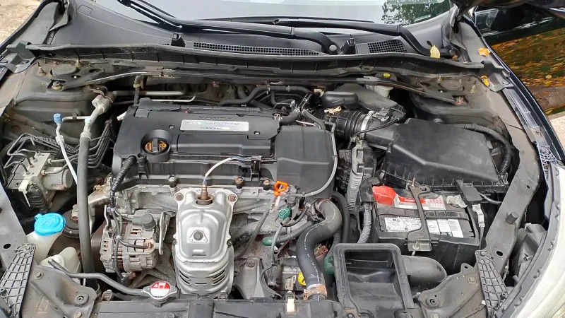 Honda Accord 2.4i, снимка 5 - Автомобили и джипове - 52097183
