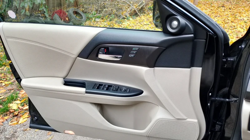 Honda Accord 2.4i, снимка 9 - Автомобили и джипове - 52097183