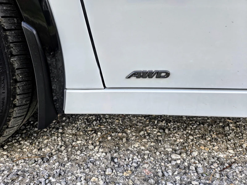 Toyota Prius XLE AWD, снимка 17 - Автомобили и джипове - 52555131