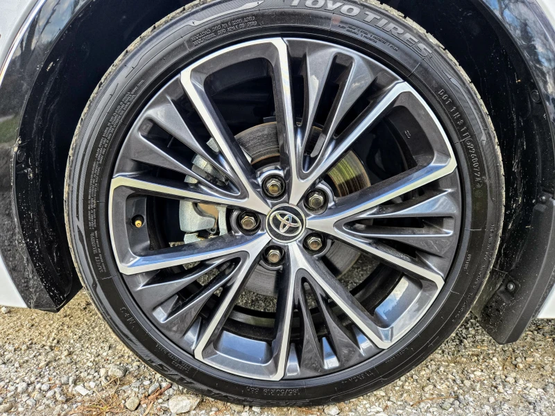 Toyota Prius XLE AWD, снимка 8 - Автомобили и джипове - 52555131