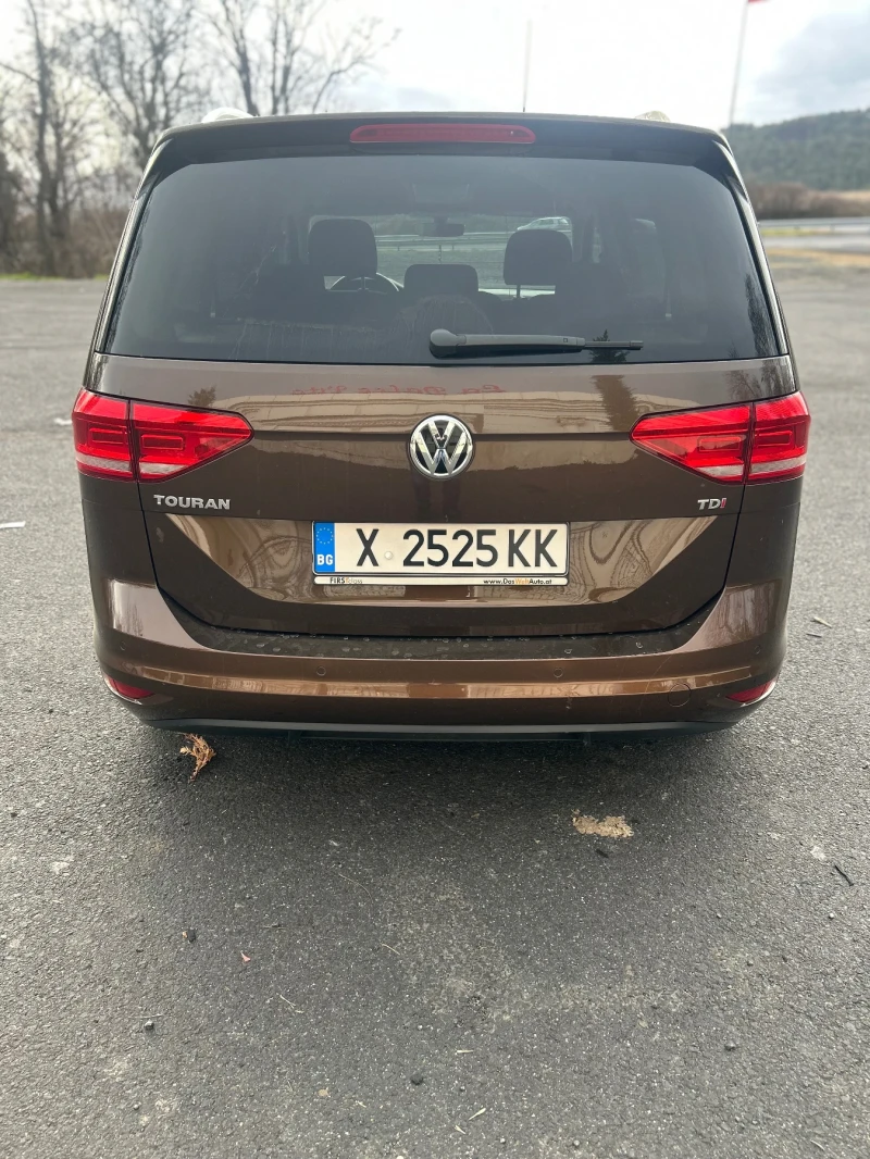 VW Touran 1.6 TDi, снимка 3 - Автомобили и джипове - 52642112