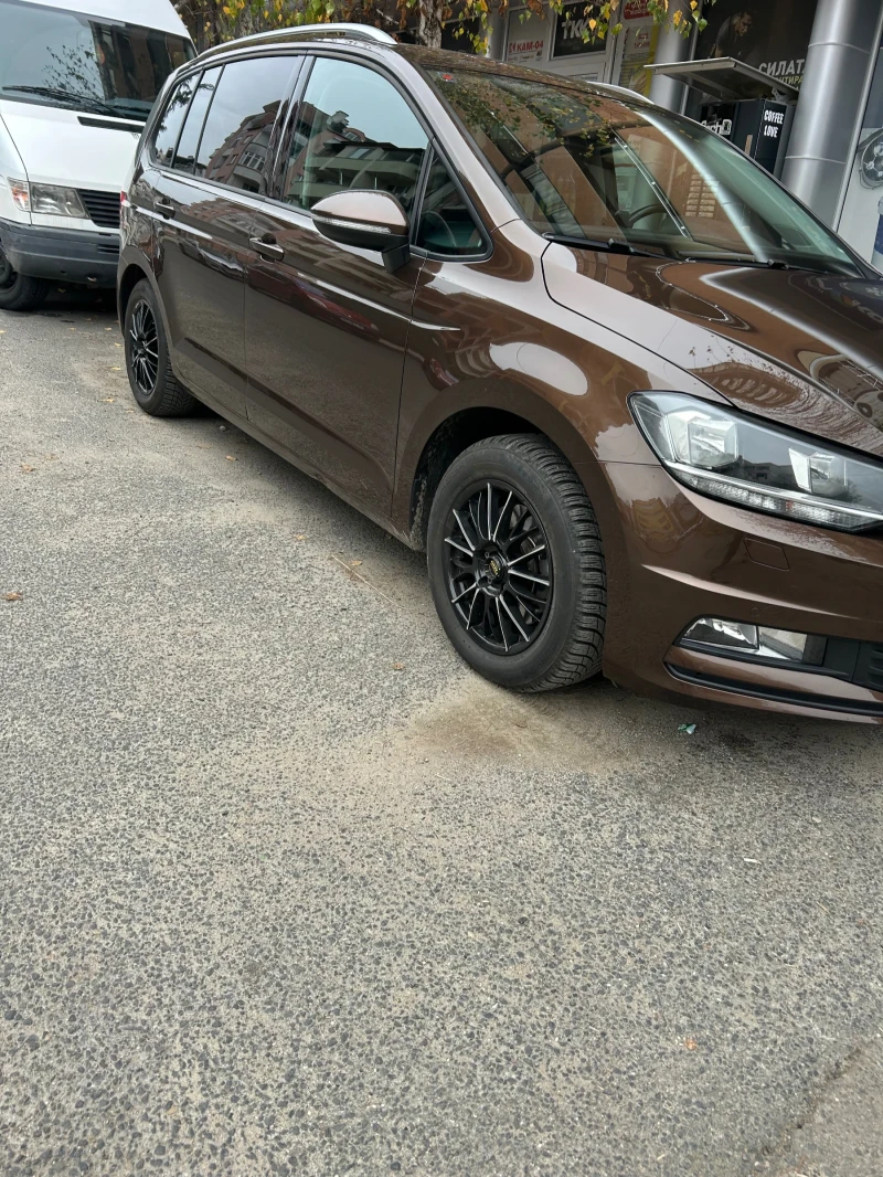 VW Touran 1.6 TDI /Nighline, снимка 3 - Автомобили и джипове - 52642112