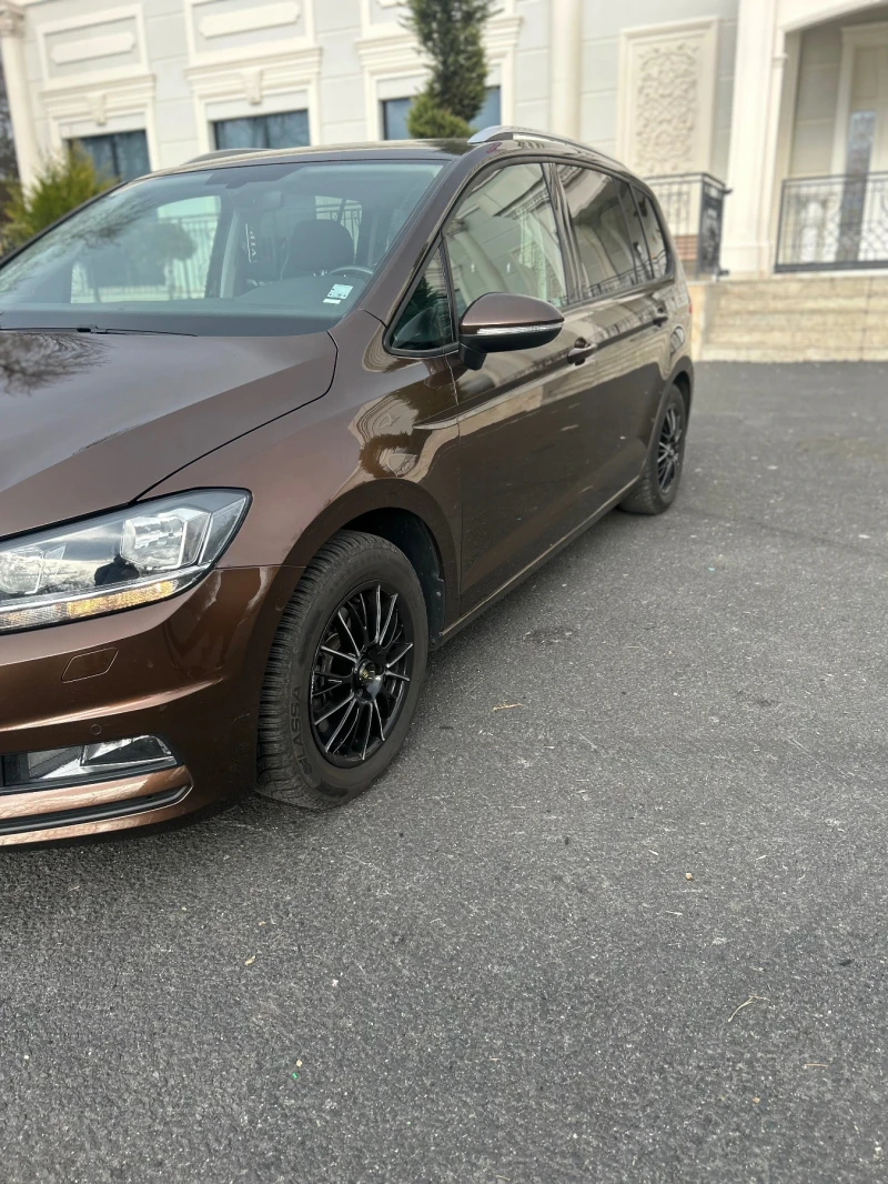 VW Touran 1.6 TDi, снимка 5 - Автомобили и джипове - 52642112
