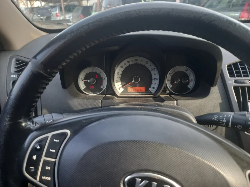 Kia Ceed 1.6 CRDI, снимка 10 - Автомобили и джипове - 52837208