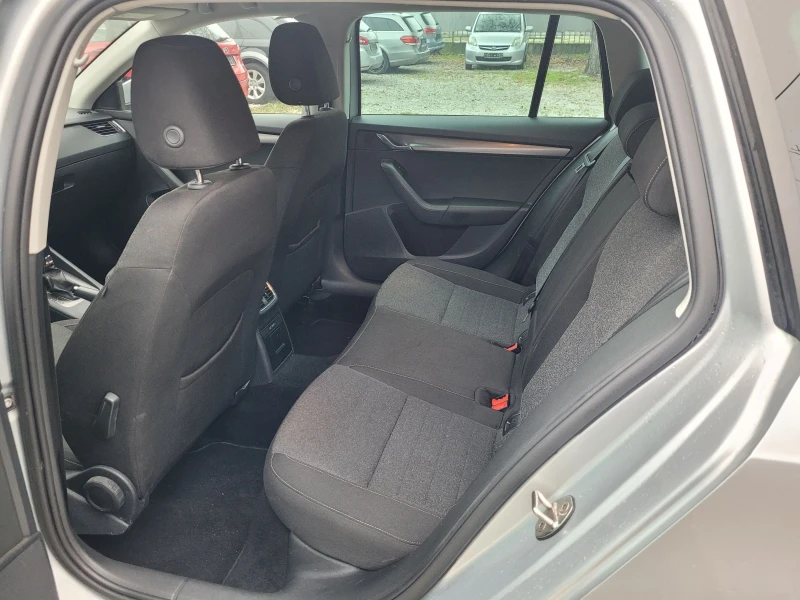 Skoda Octavia 2.0 TDI automatic digital, снимка 7 - Автомобили и джипове - 52882101