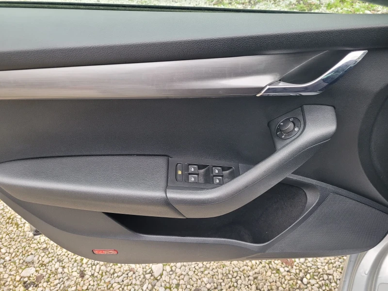 Skoda Octavia 2.0 TDI automatic digital, снимка 16 - Автомобили и джипове - 52882101