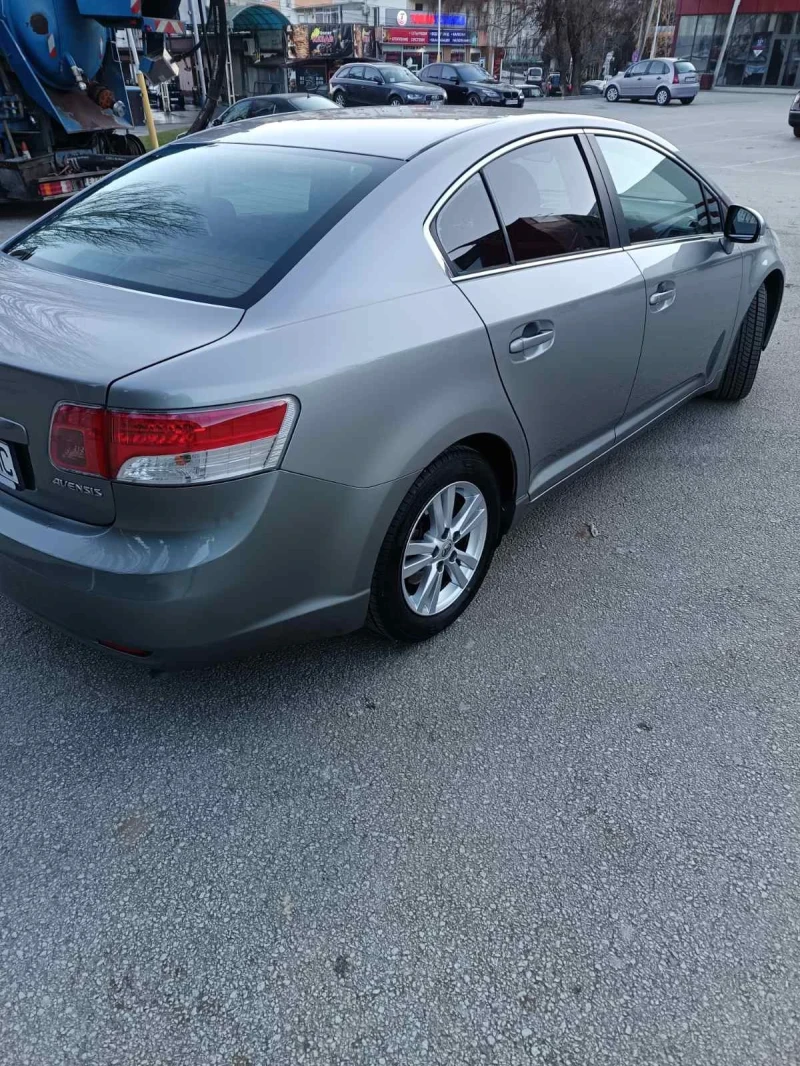 Toyota Avensis 75323 км , снимка 5 - Автомобили и джипове - 53447724
