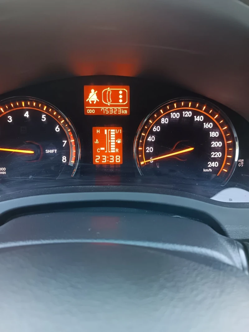 Toyota Avensis 75323 км , снимка 3 - Автомобили и джипове - 53447724