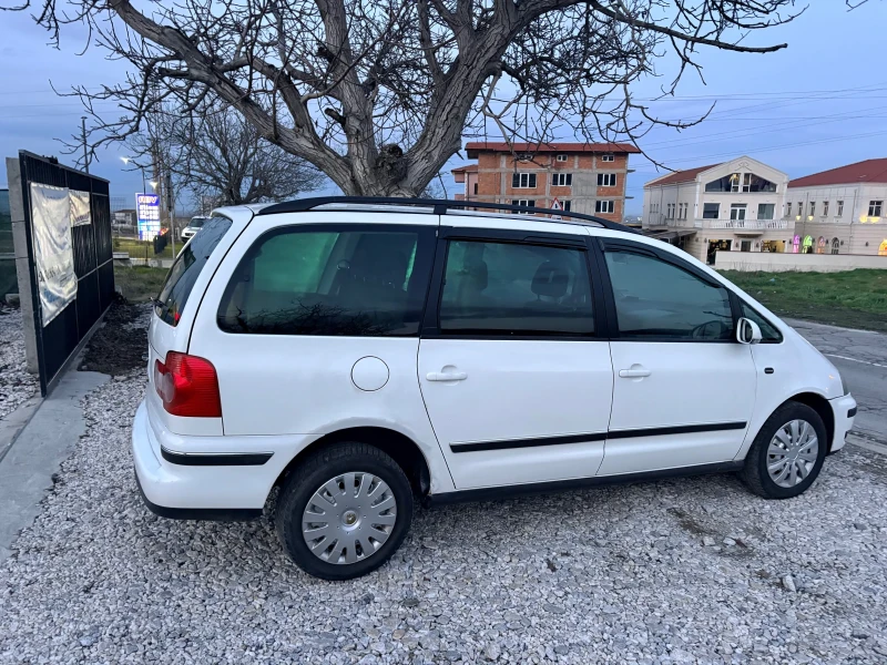 VW Sharan 1.9 TDI 7 местен, снимка 7 - Автомобили и джипове - 53478806