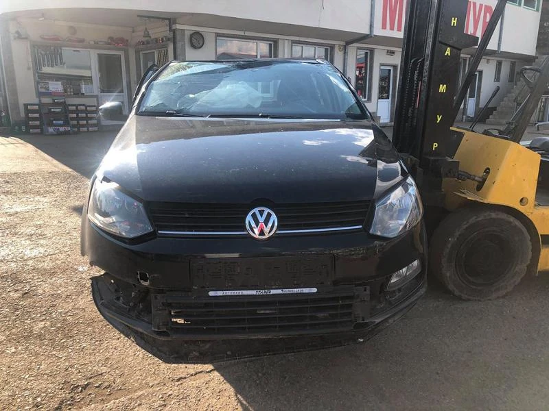 VW Polo 1.0, снимка 2 - Автомобили и джипове - 41992352