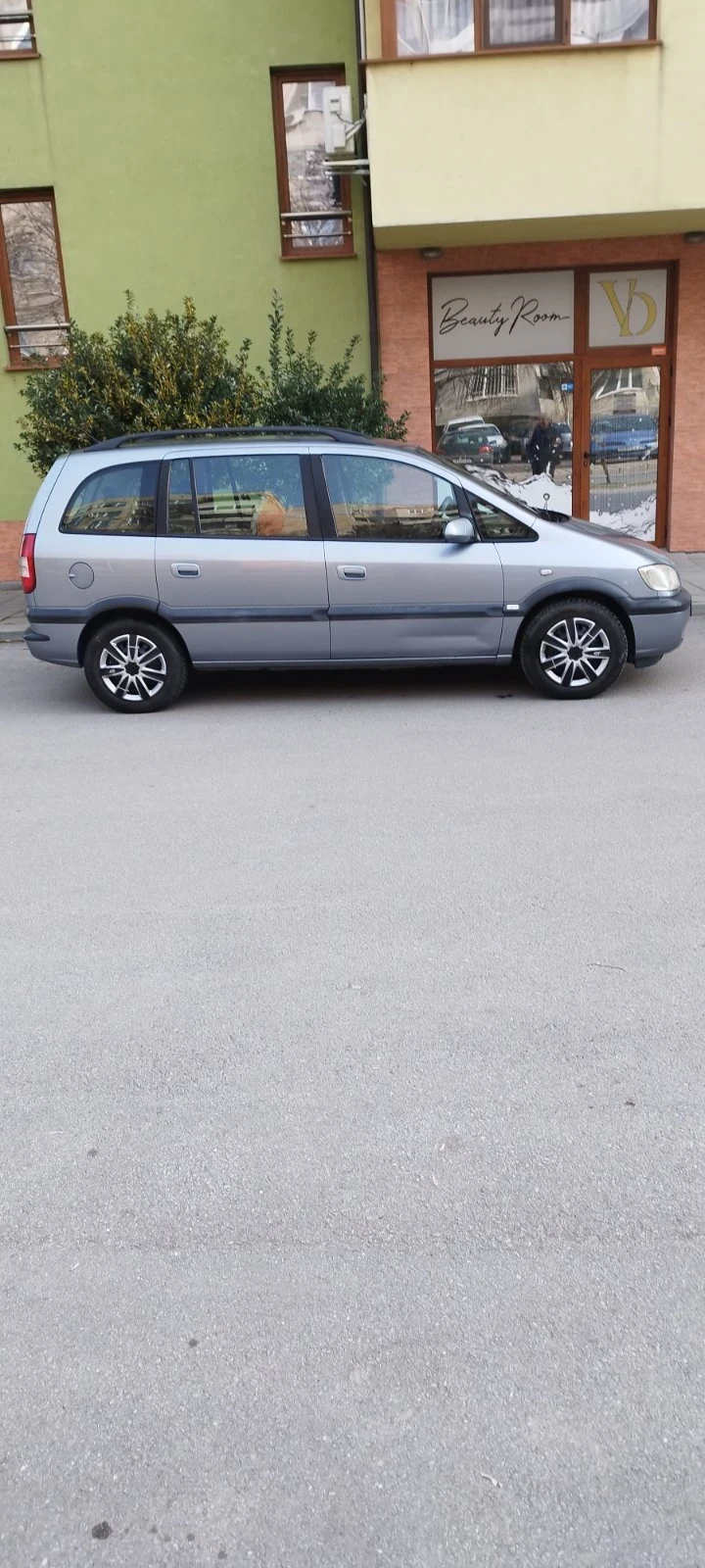 Opel Zafira, снимка 1 - Автомобили и джипове - 49236840