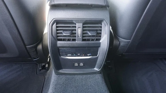 BMW 330 e xDrive = M-Sport = Shadow Line  | Mobile.bg   11