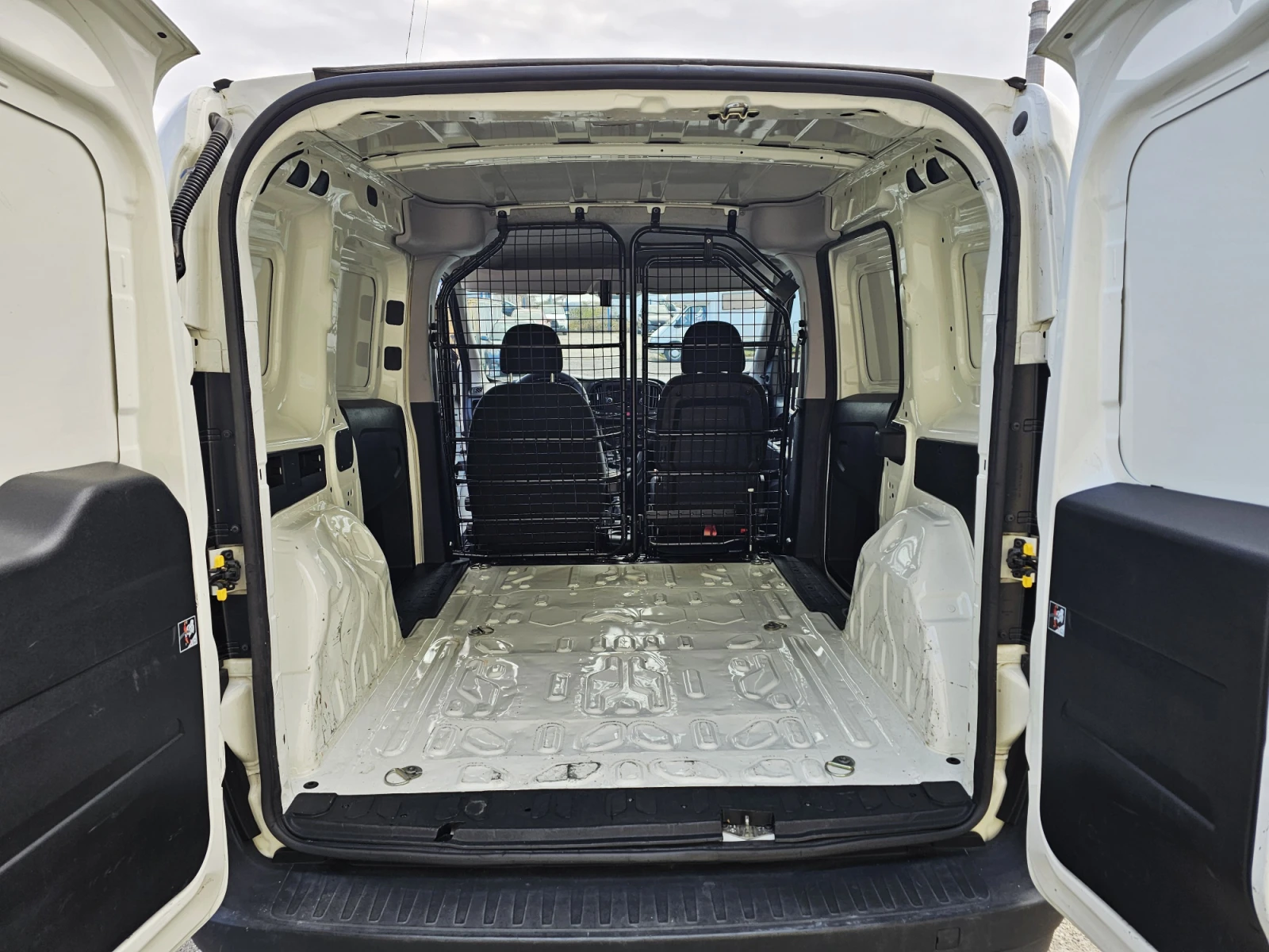 Fiat Doblo 1.4 CNG Natural Power | Mobile.bg — изображение 16