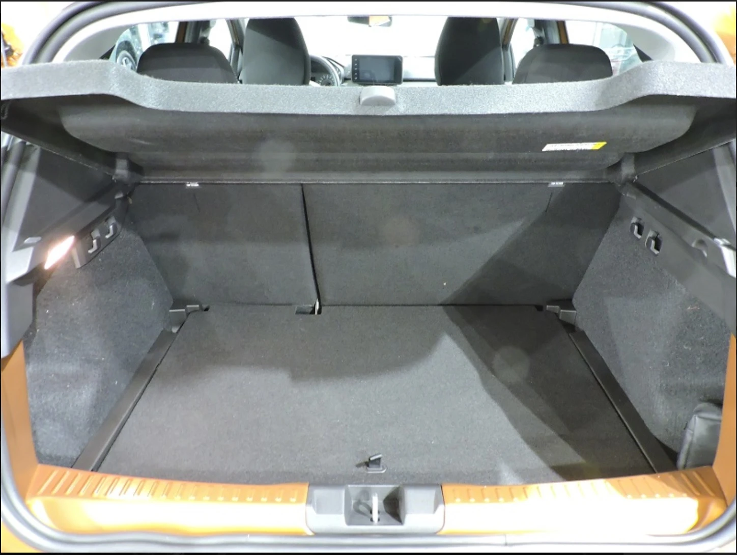 Dacia Sandero  Stepway 1.0 Tce Eco-G - изображение 9