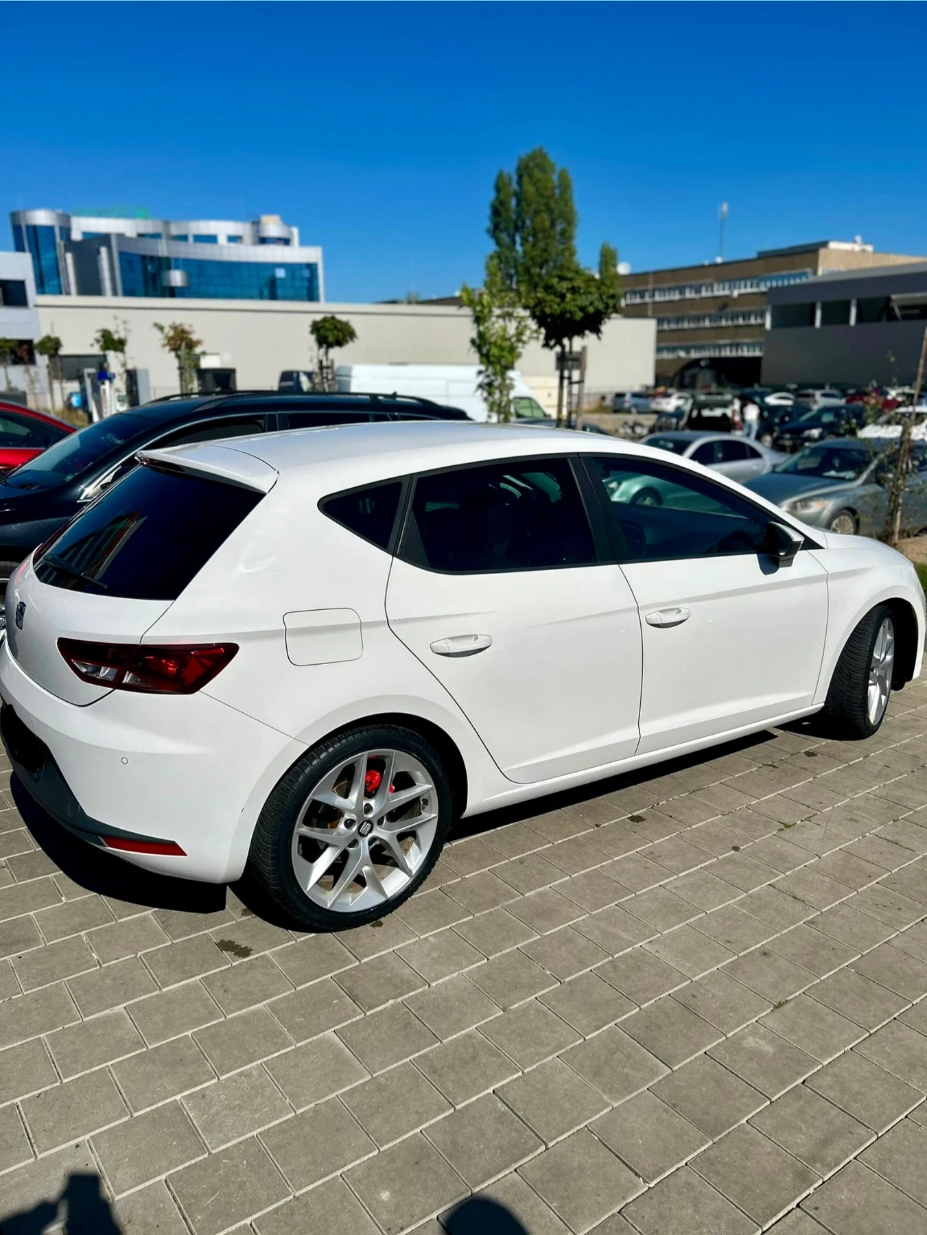 Seat Leon 2.0 TDI FR - изображение 4