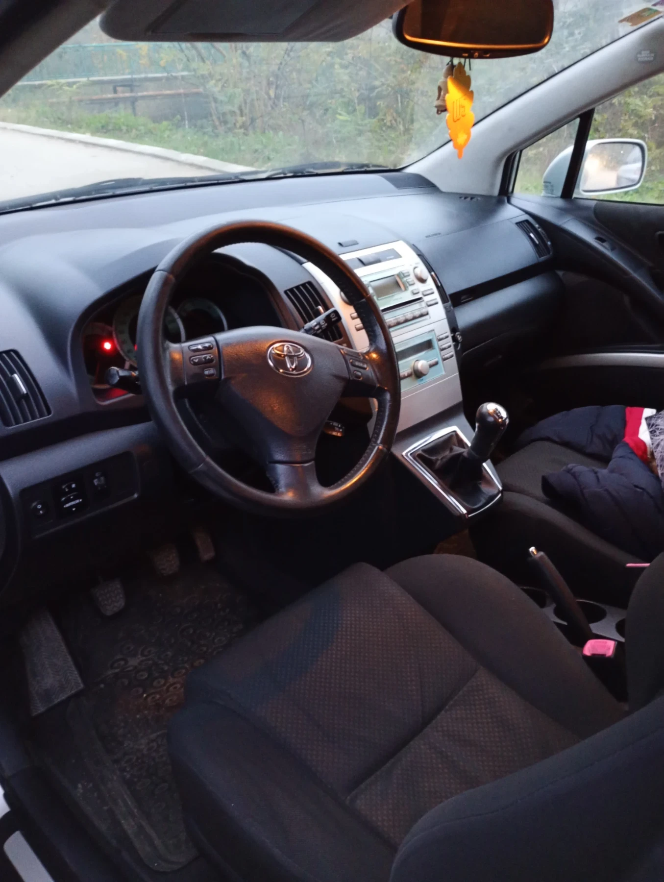 Toyota Corolla verso  - изображение 6