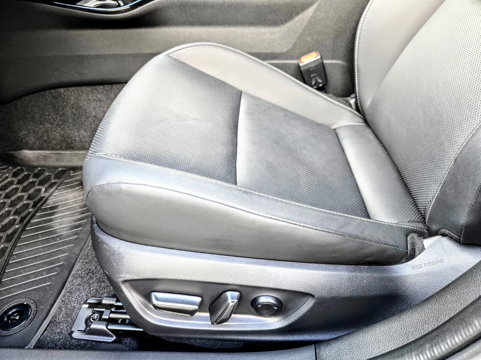 Toyota Prius XLE AWD | Mobile.bg   11