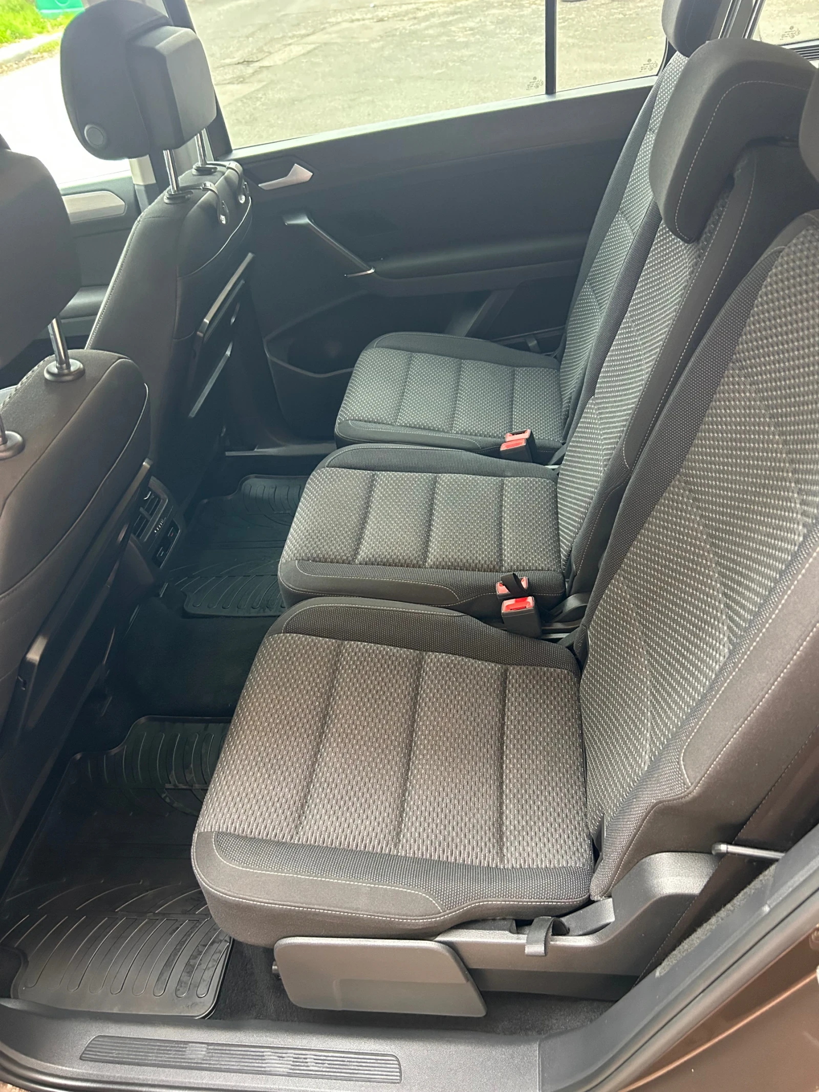 VW Touran 1.6 TDI /Nighline - изображение 5