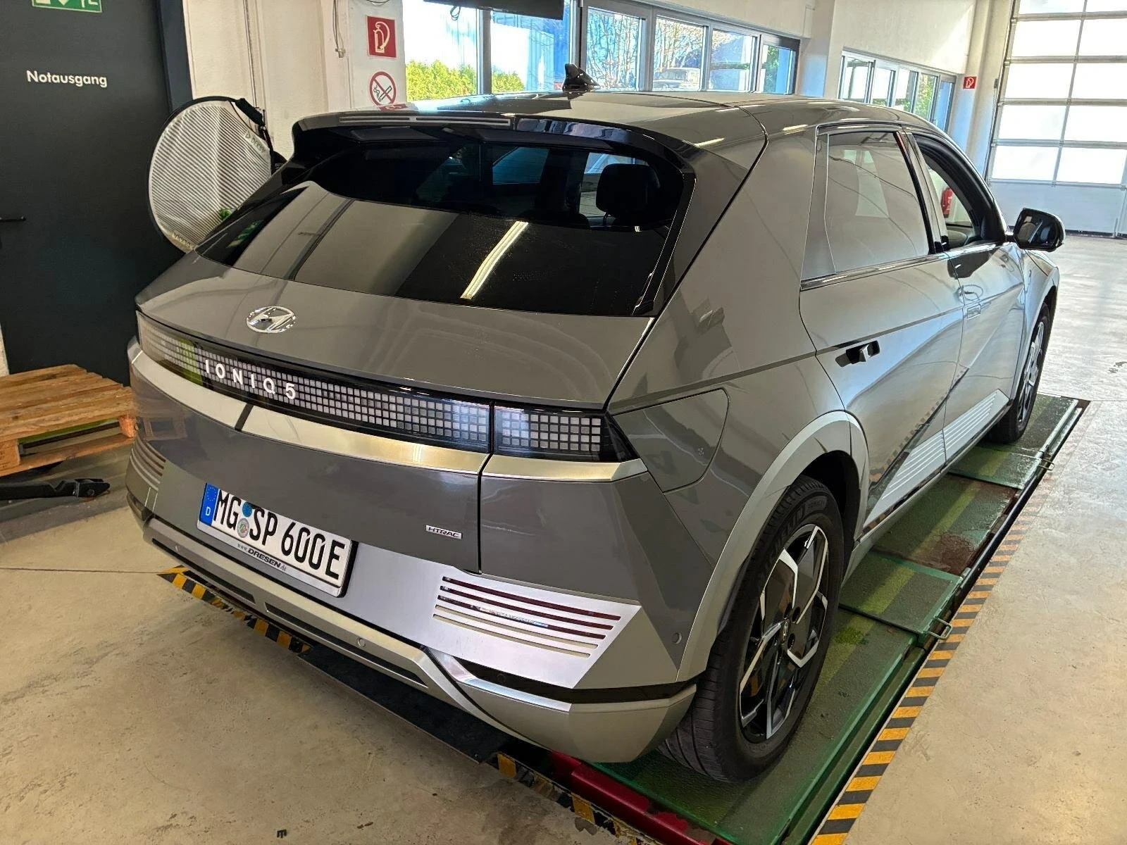 Hyundai Ioniq 5 72.6KWh/AWD/306HP/360CAM/BOSE/HEADUP/������������ | Mobile.bg � ����������� 2