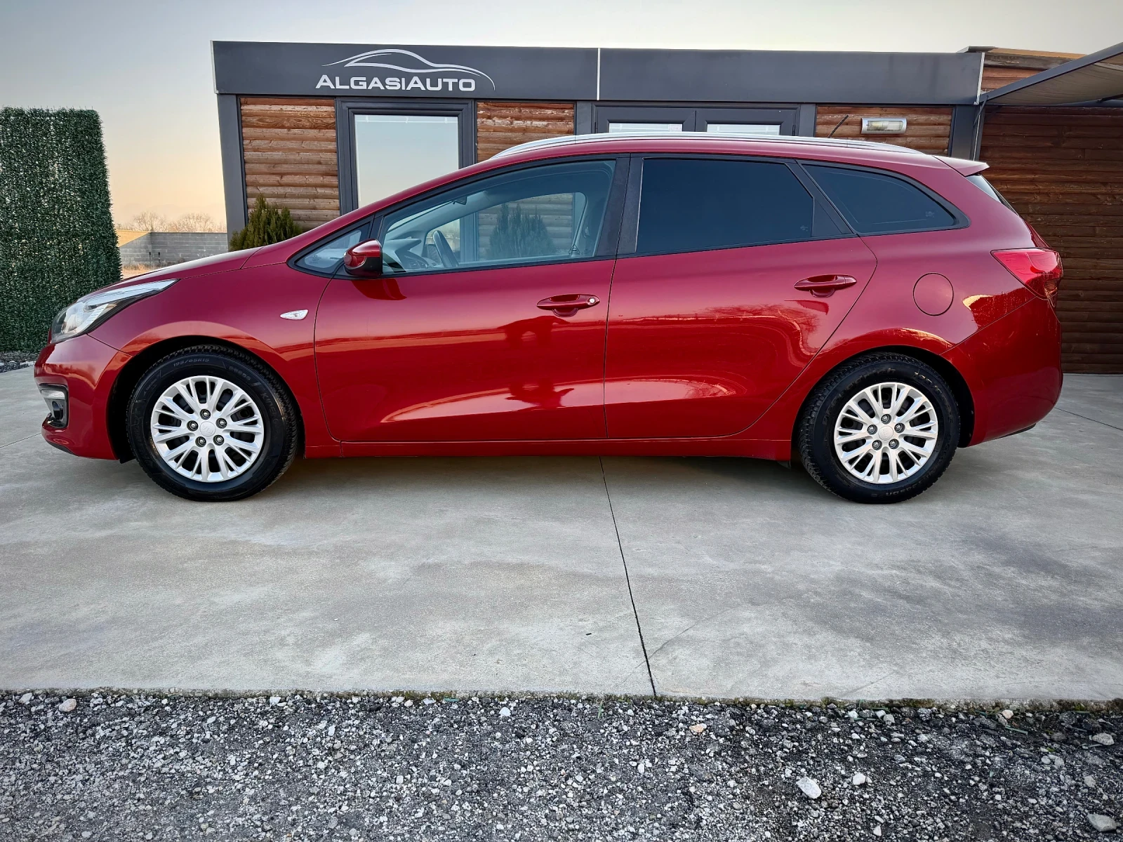 Kia Ceed 1.4 MPI* FACELIFT* NAVI* CAMERA - изображение 2