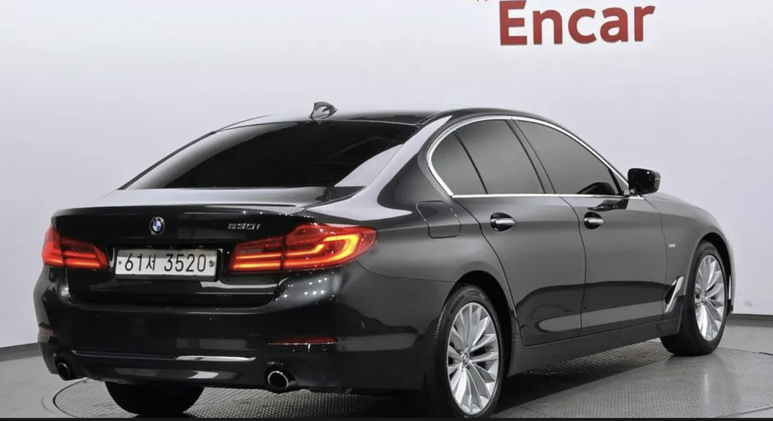 BMW 530 LUXURY* LINE* ПОДГРЕВ* ОБДУХВАНЕ* 360КАМЕРА* LANE*, снимка 2 - Автомобили и джипове - 53813604