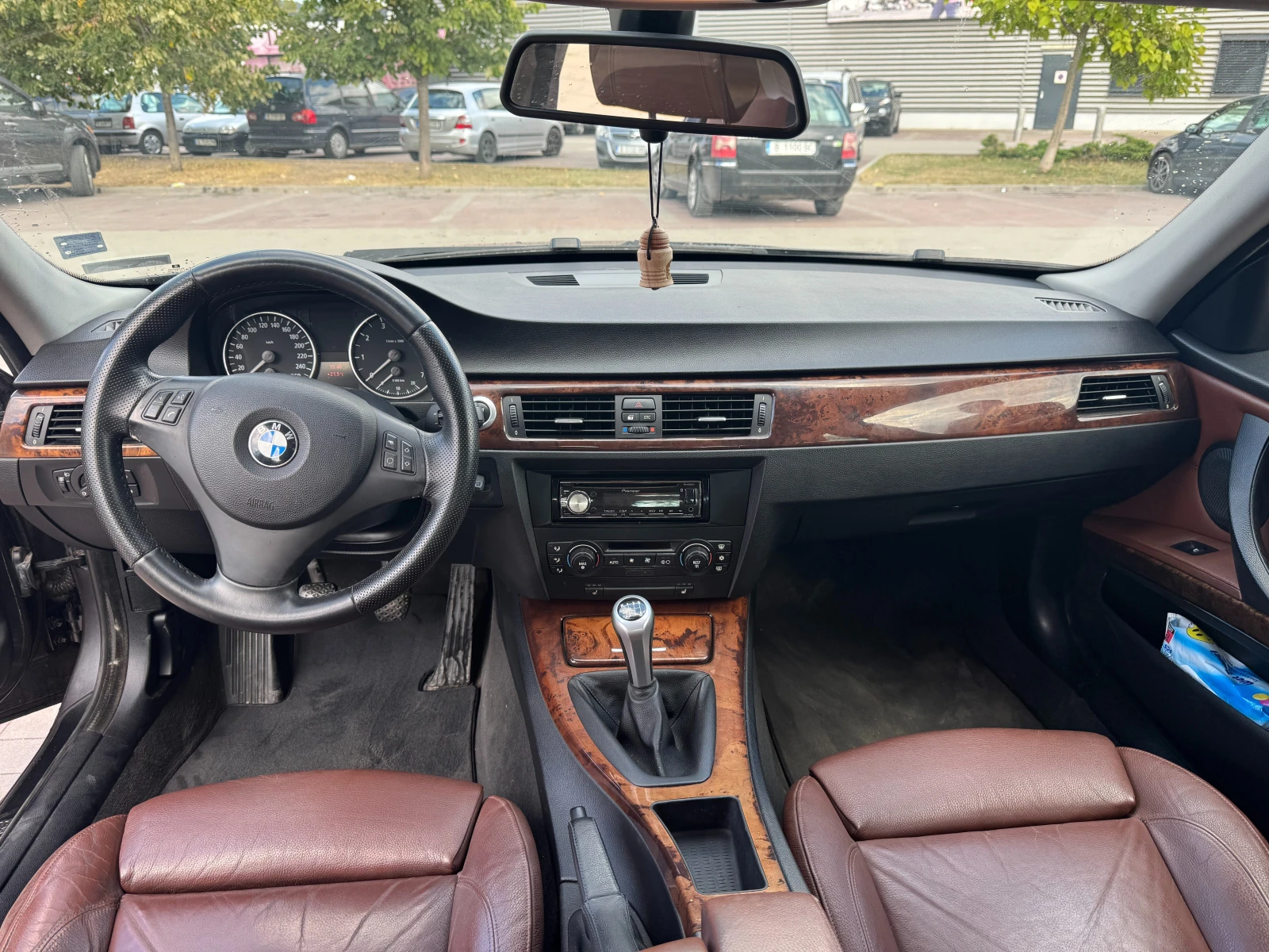 BMW 320, снимка 5 - Автомобили и джипове - 53883735