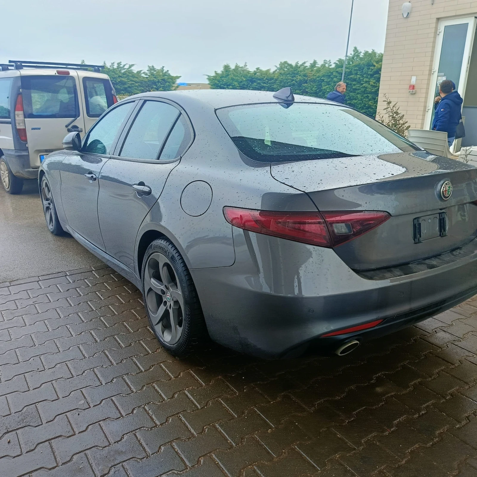 Alfa Romeo Giulia 2.2 JTD, снимка 5 - Автомобили и джипове - 54457539