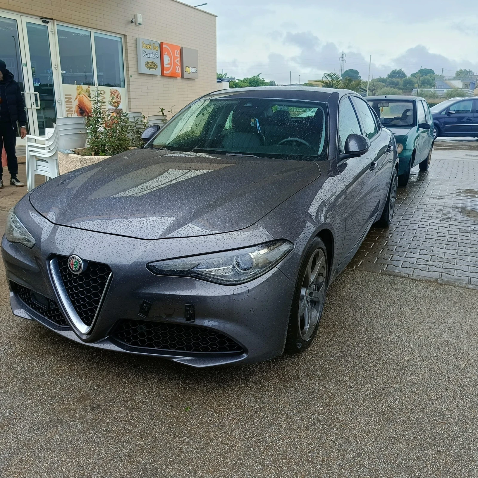 Alfa Romeo Giulia 2.2 JTD, снимка 2 - Автомобили и джипове - 54457539