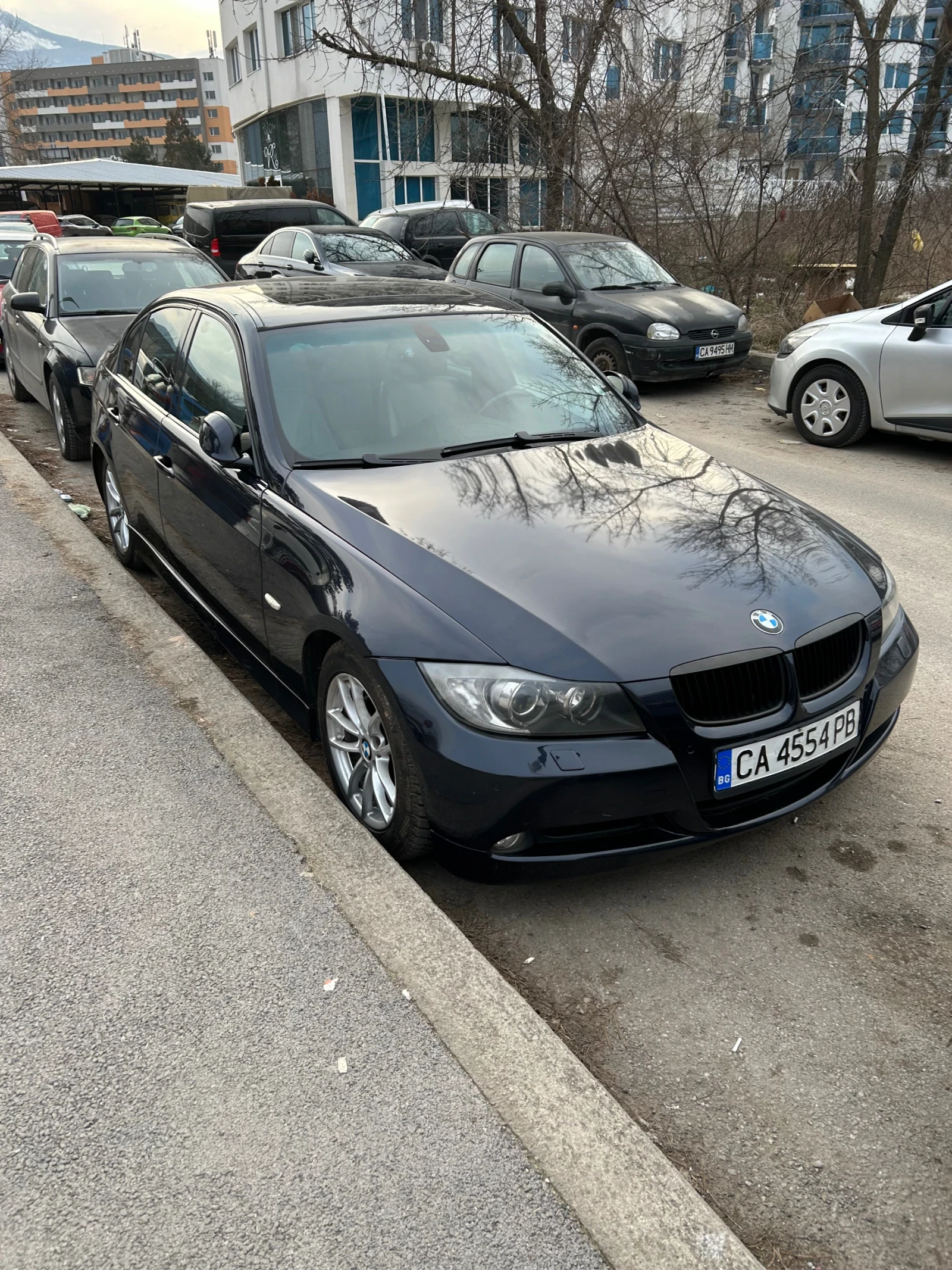 BMW 320 D Нави Кожа Шибедах Черен Таван Подгреви