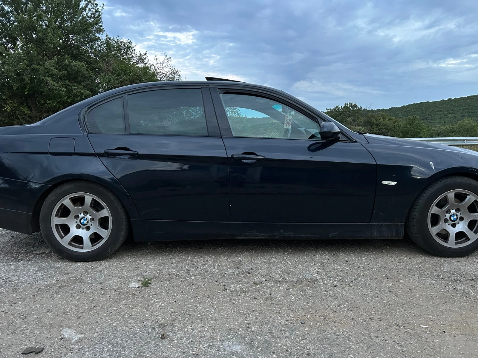 BMW 320 D Нави Кожа Шибедах Черен Таван Подгреви, снимка 4 - Автомобили и джипове - 55199806