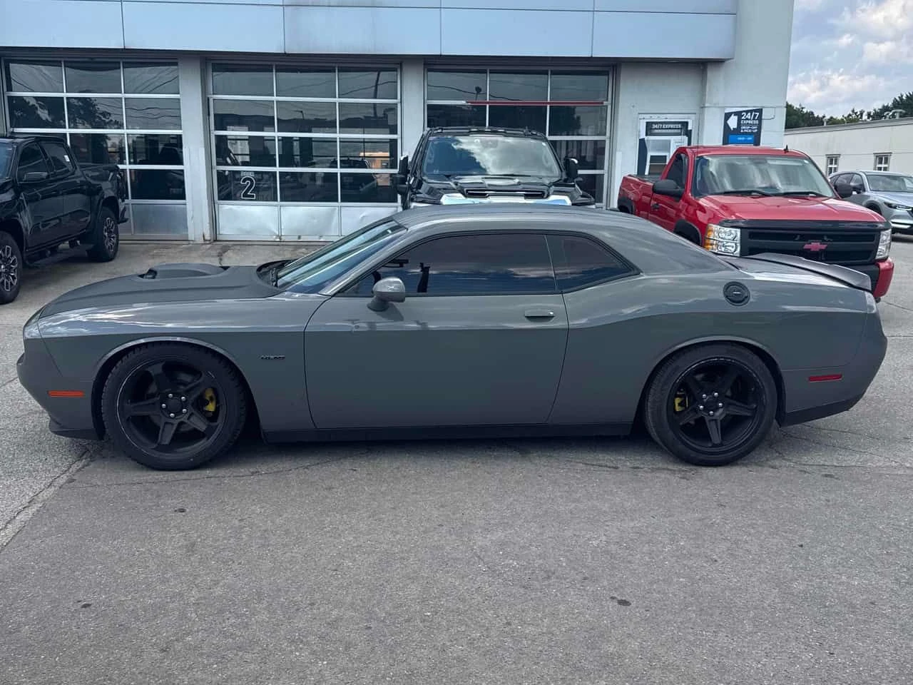 Dodge Challenger * 2dr Cpe R/T Shaker * CARFAX * ОПЦИЯ ЗА ФИНАНСИРА, снимка 2 - Автомобили и джипове - 55246322
