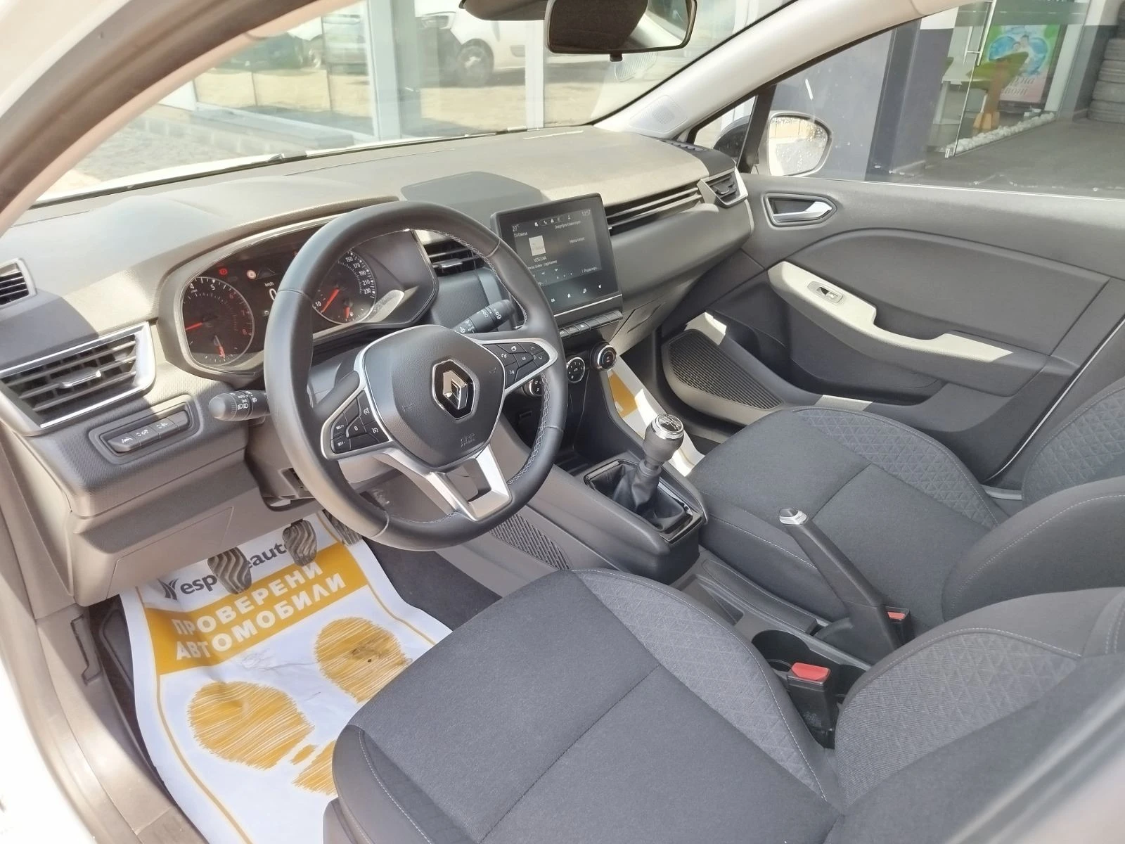 Renault Clio 1.0 TCe/90 к.с., снимка 10 - Автомобили и джипове - 55376901
