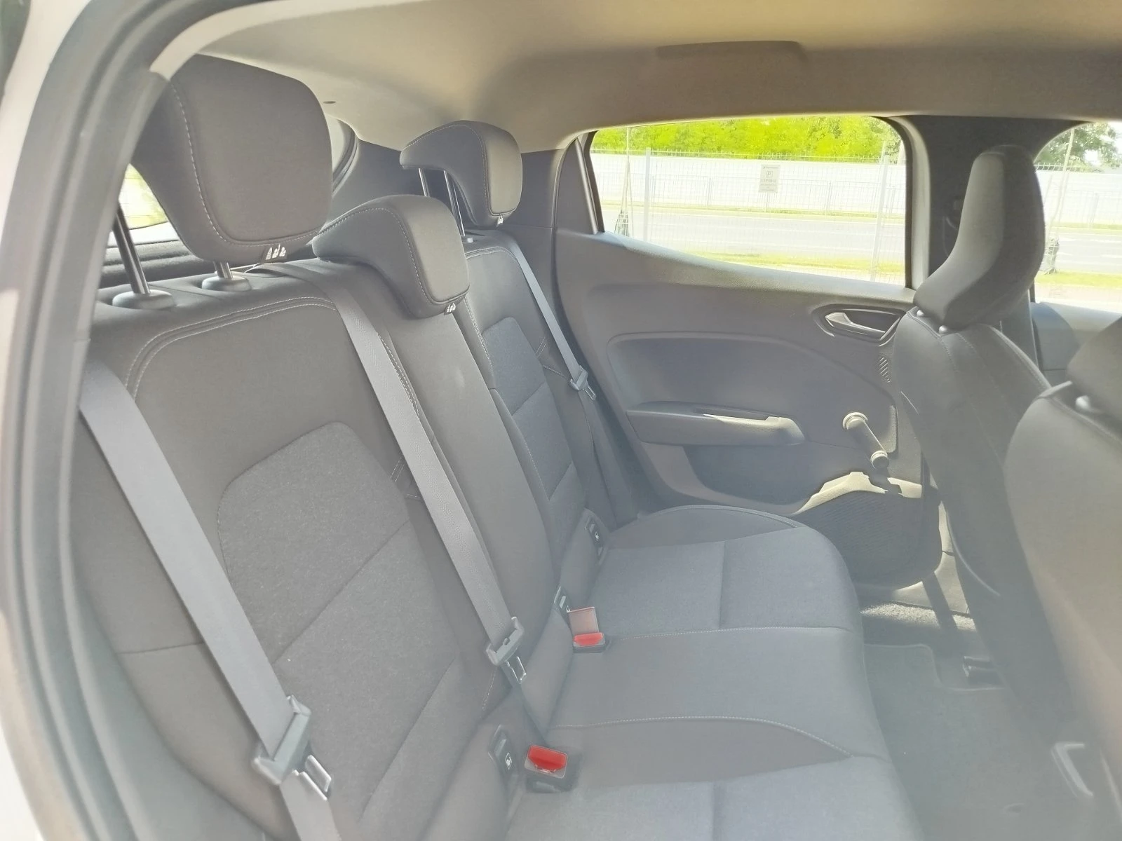 Renault Clio 1.0 TCe/90 к.с., снимка 17 - Автомобили и джипове - 55376901
