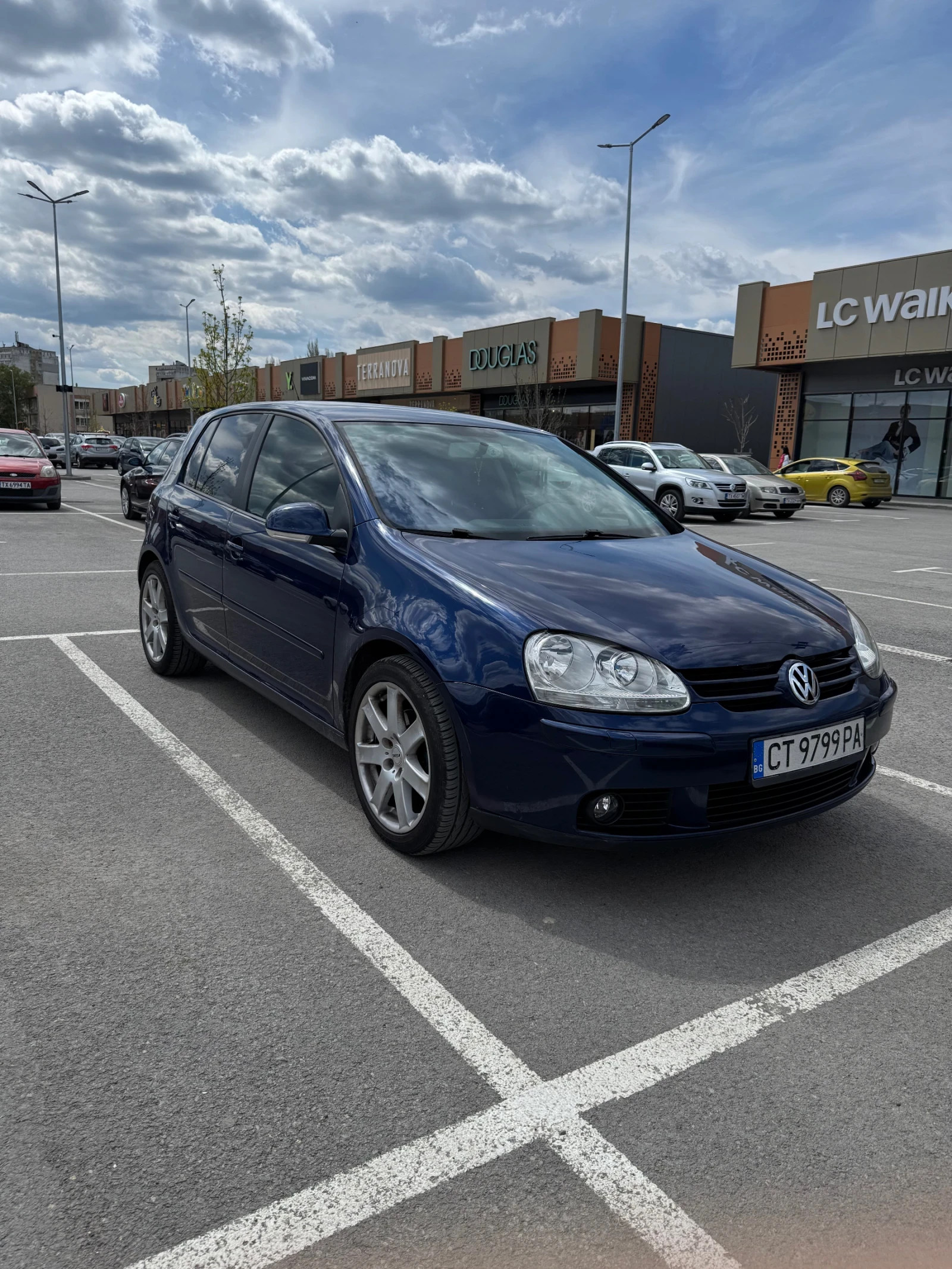 VW Golf, снимка 3 - Автомобили и джипове - 55397021