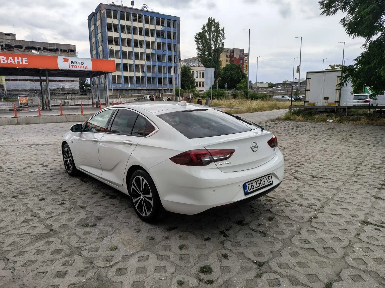 Opel Insignia Еxclusive, снимка 4 - Автомобили и джипове - 55421324