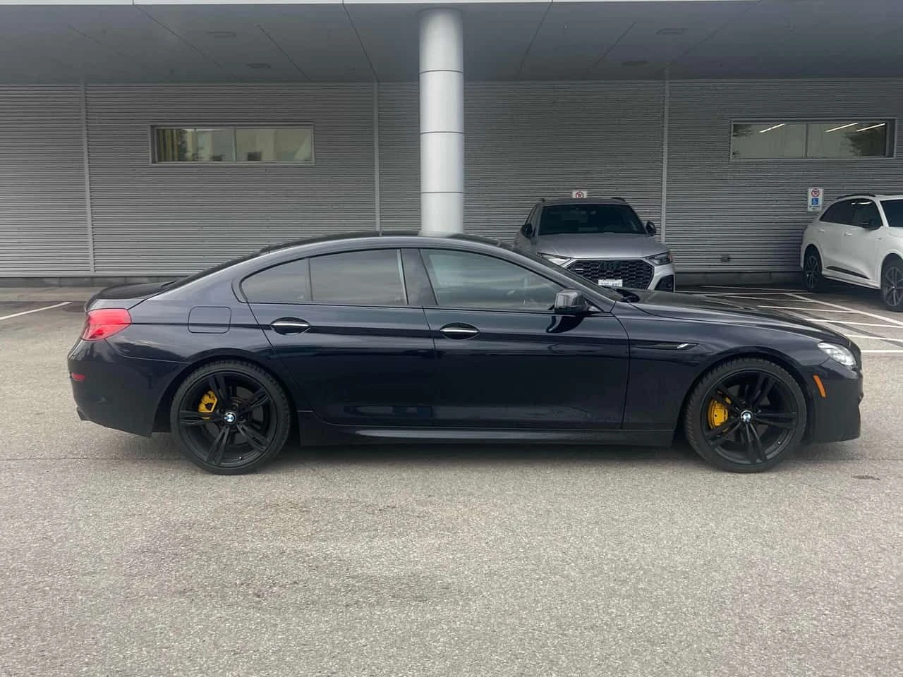 BMW 650  АВТОКРЕДИТ * ГЛАВНО ПРЕДСТАВИТЕЛСТВО НА AUDI, снимка 4 - Автомобили и джипове - 55440743