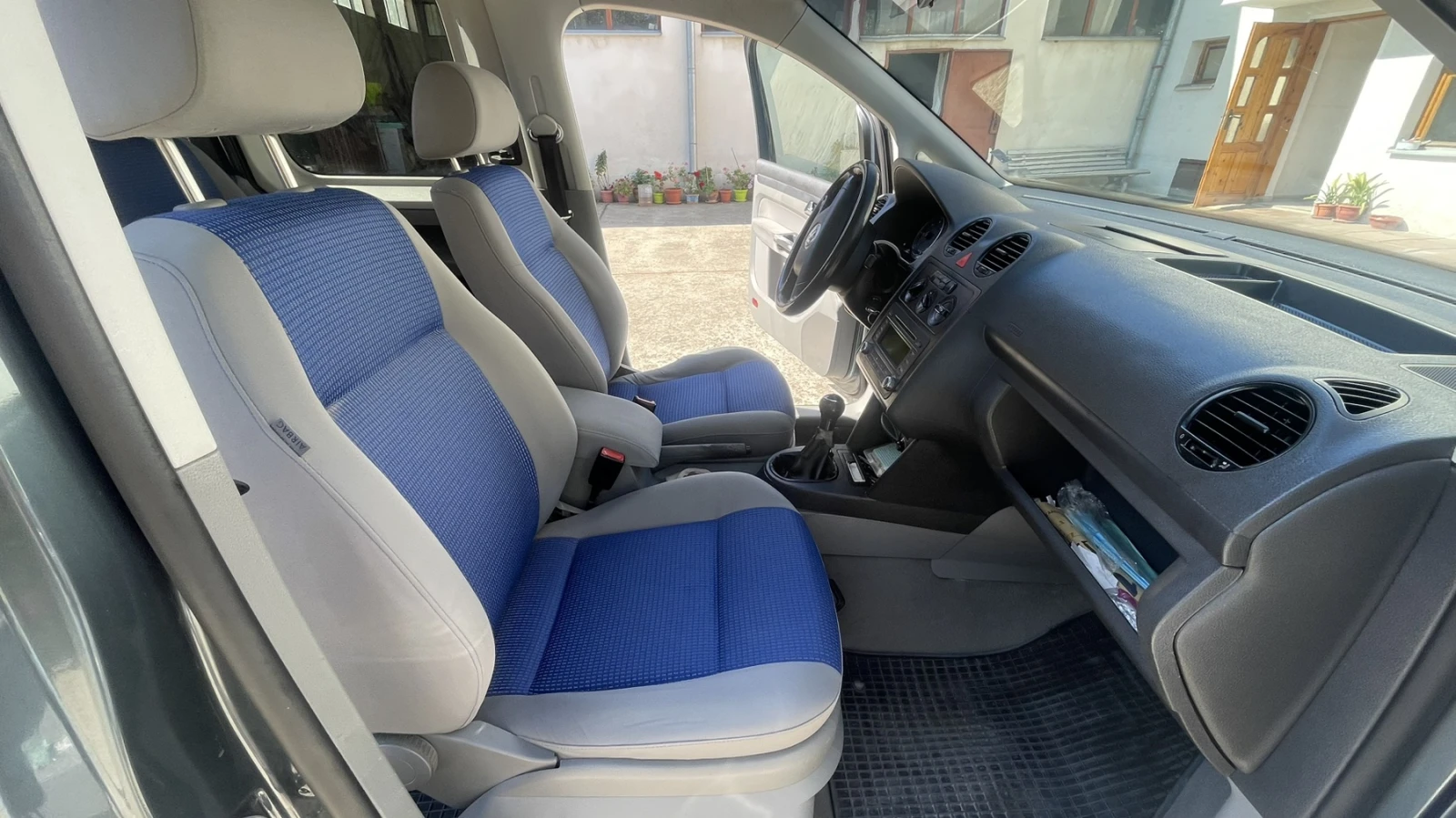 VW Caddy Life, снимка 13 - Автомобили и джипове - 55678363