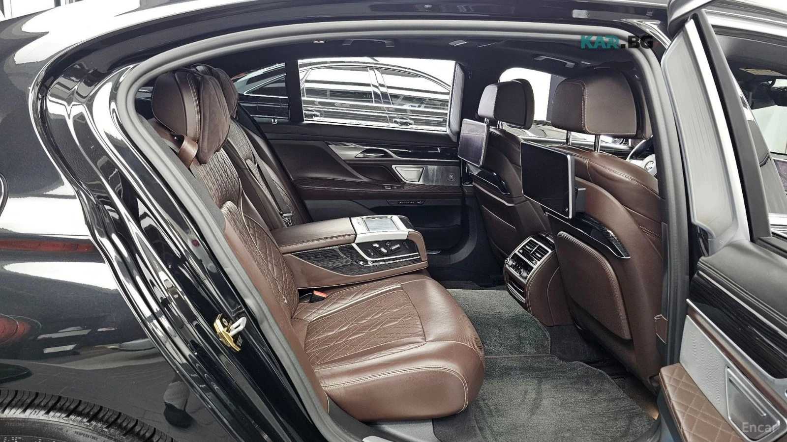 BMW 740 Li* XDRIVE* MSPORT* DISTRONIC* 360* МАСАЖИ* ОБДУХ*, снимка 11 - Автомобили и джипове - 55803482