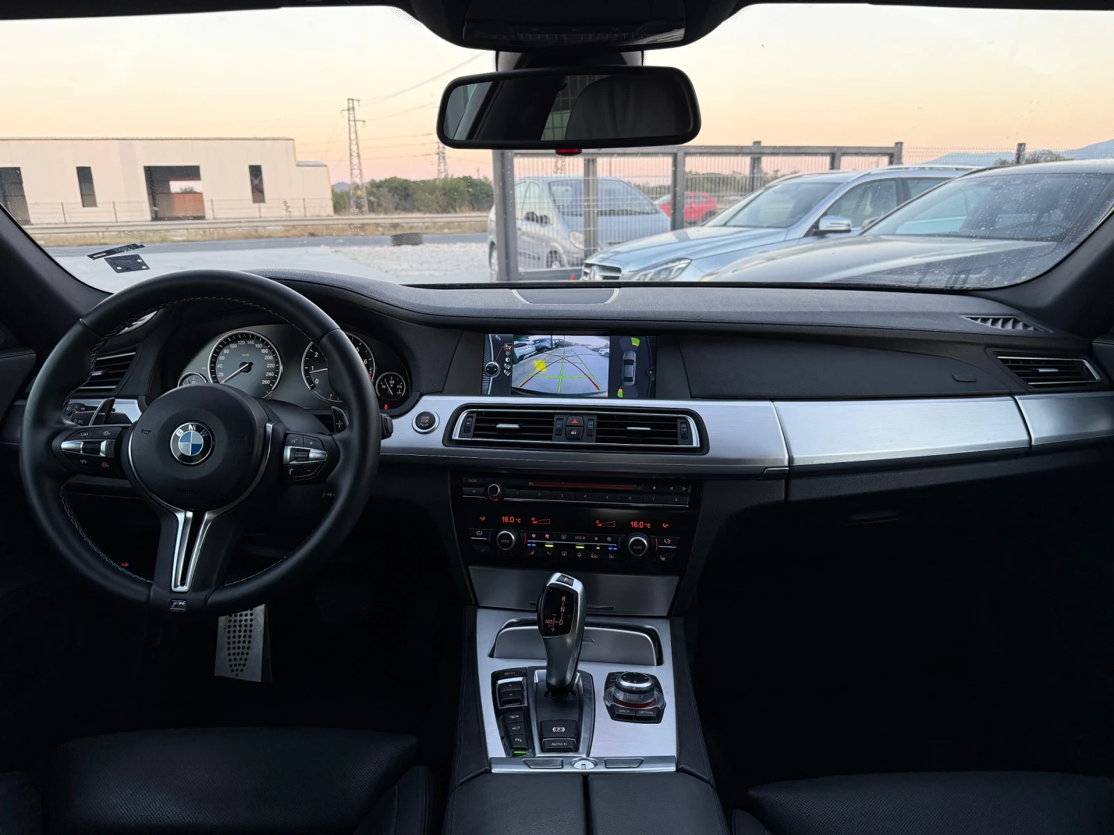 BMW 750 i* 2013г* Full Max* 189.000KM* Сервизна История* , снимка 14 - Автомобили и джипове - 56046555