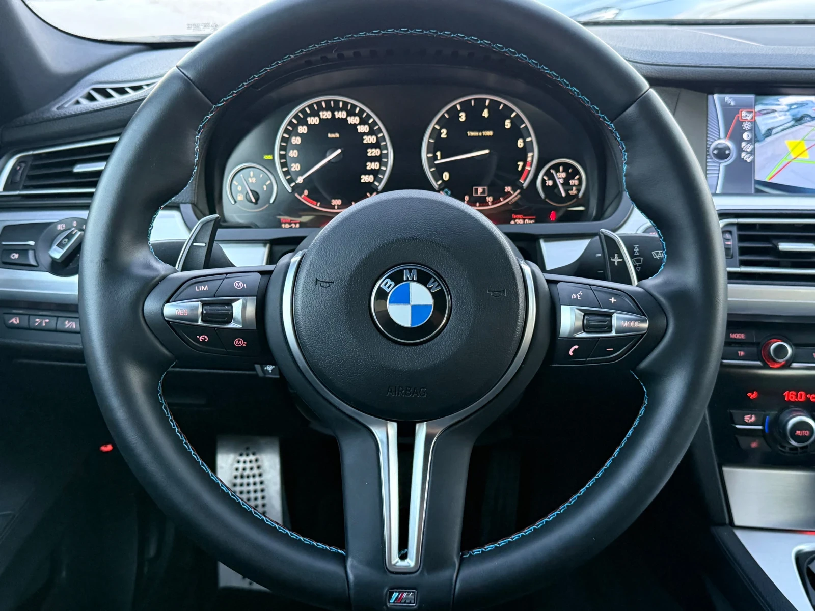 BMW 750 i* 2013г* Full Max* 189.000KM* Сервизна История* , снимка 15 - Автомобили и джипове - 56046555
