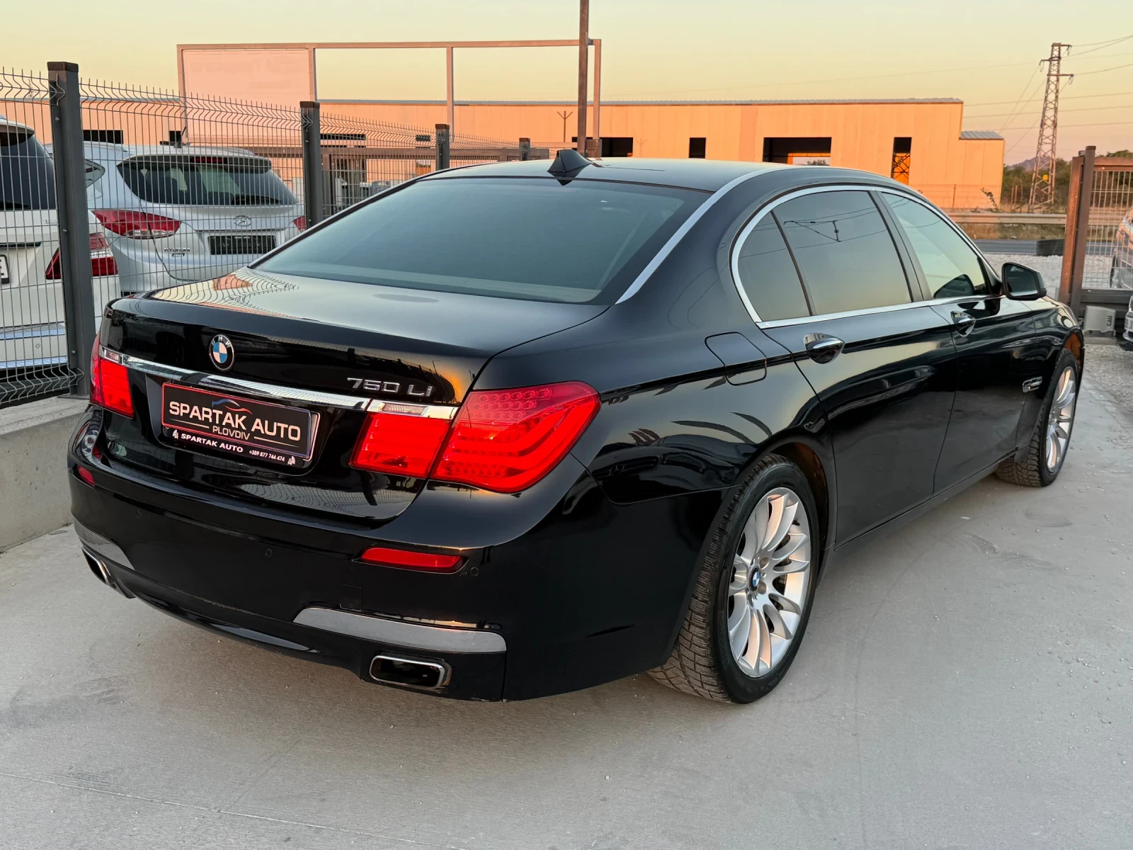 BMW 750 i* 2013г* Full Max* 189.000KM* Сервизна История* , снимка 4 - Автомобили и джипове - 56046555