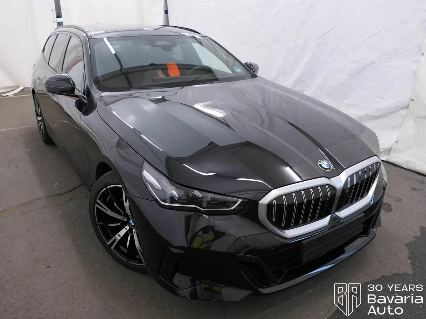 BMW 520 d xDrive Touring Steptronic, снимка 4 - Автомобили и джипове - 56235506