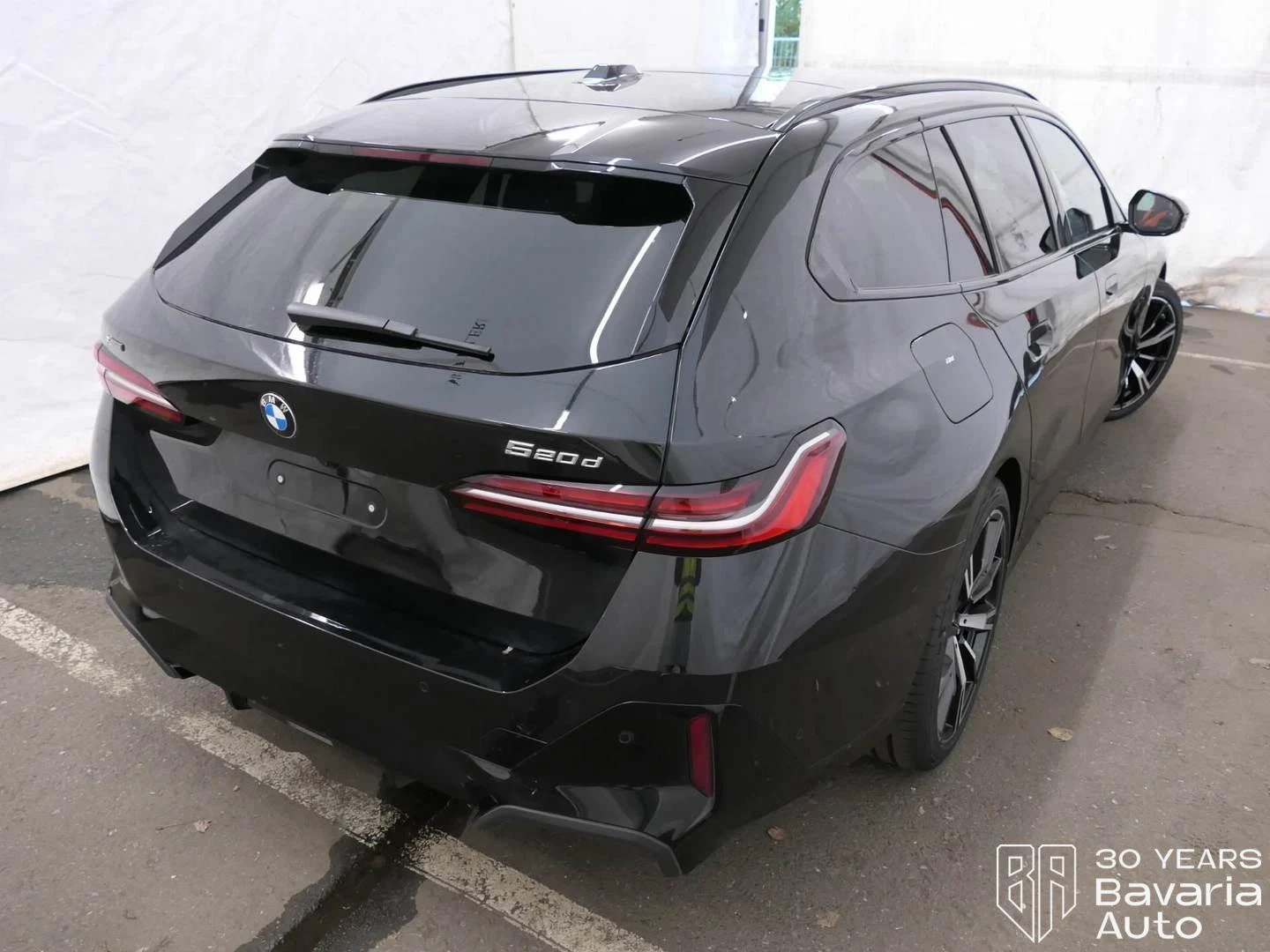 BMW 520 d xDrive Touring Steptronic, снимка 3 - Автомобили и джипове - 56235506