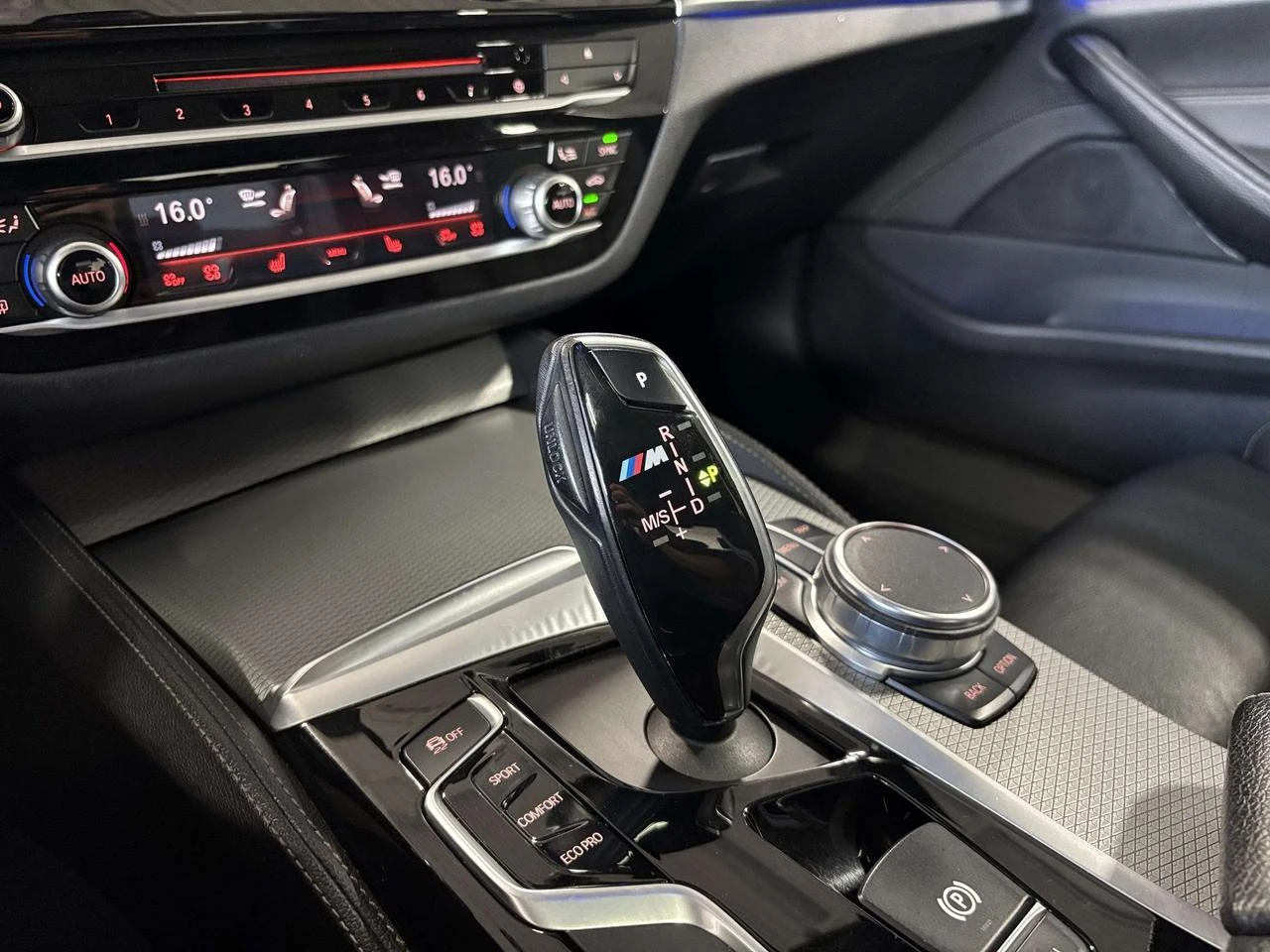 BMW 540 XDRIVE * M SPORT * , снимка 15 - Автомобили и джипове - 56562590